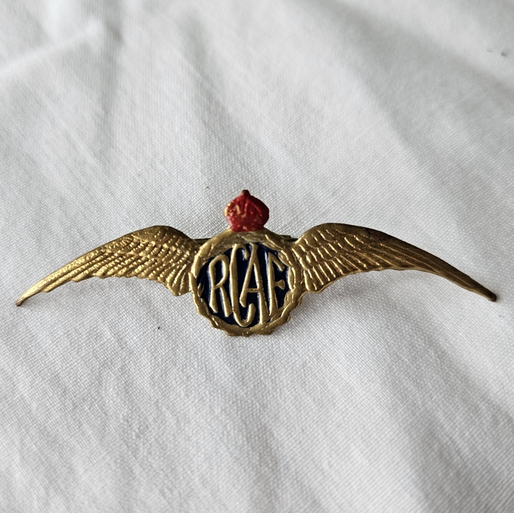 Vintage RAF World War II WW2 Gold Enamel 2"